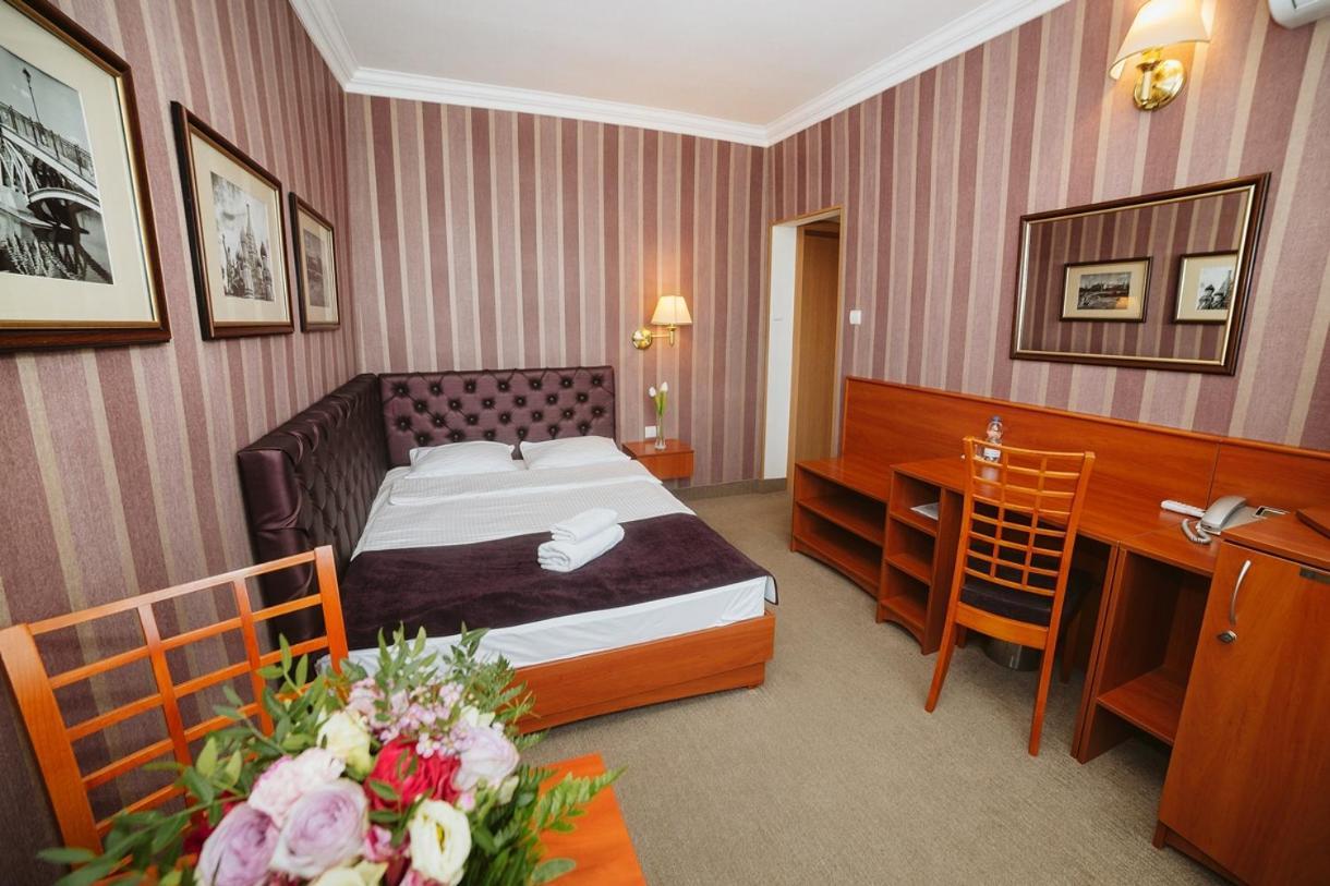 Hotel Europejski Nysa Ngoại thất bức ảnh